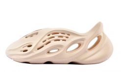 YEEZY SLIDE
